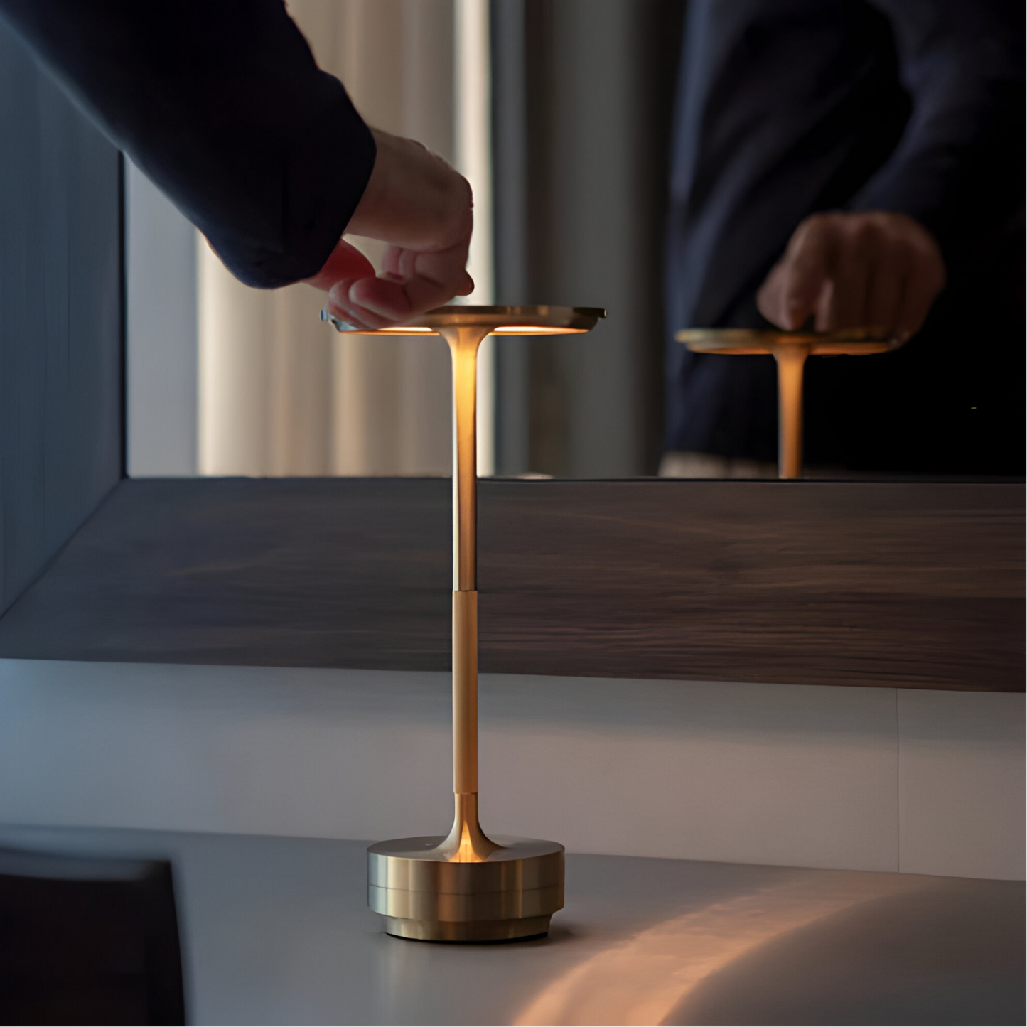 Tafellamp Modern Draadloos met Schijfkap en Metalen Voet Dimbaar