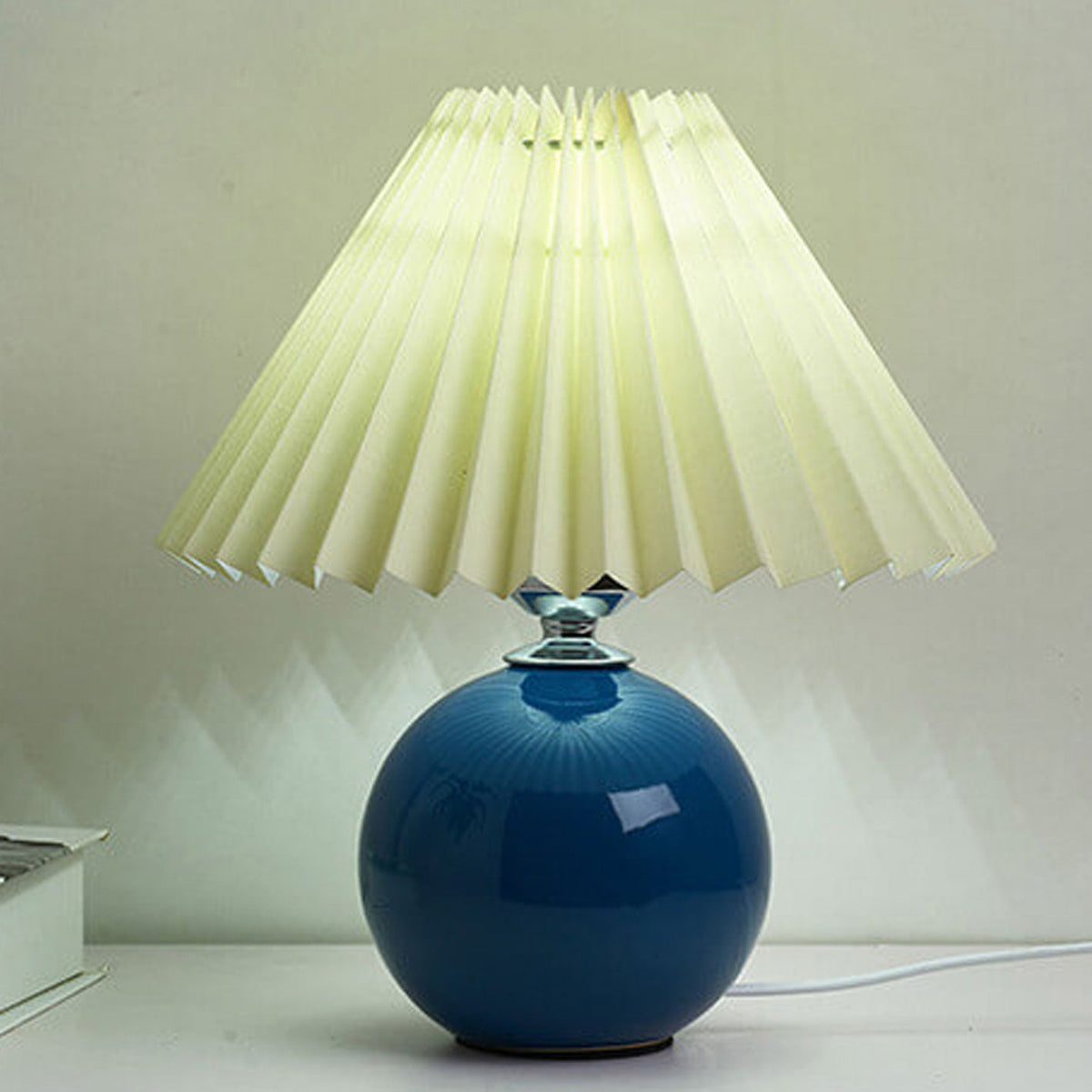 Tafellamp Retro met Geplooide Kap en Keramische Bolvoet
