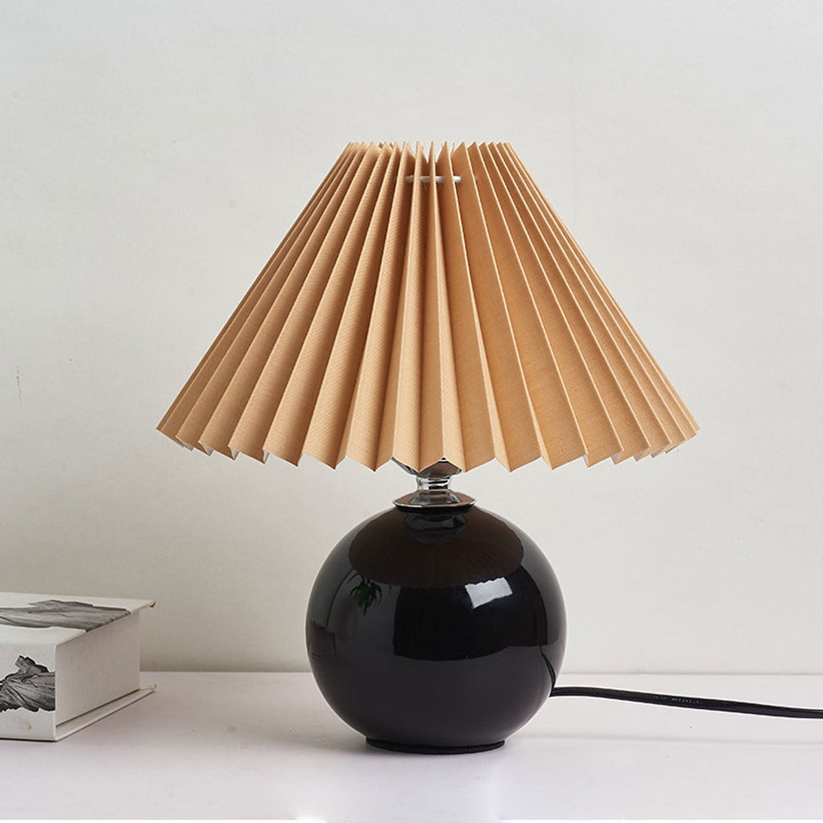 Tafellamp Retro met Geplooide Kap en Keramische Bolvoet