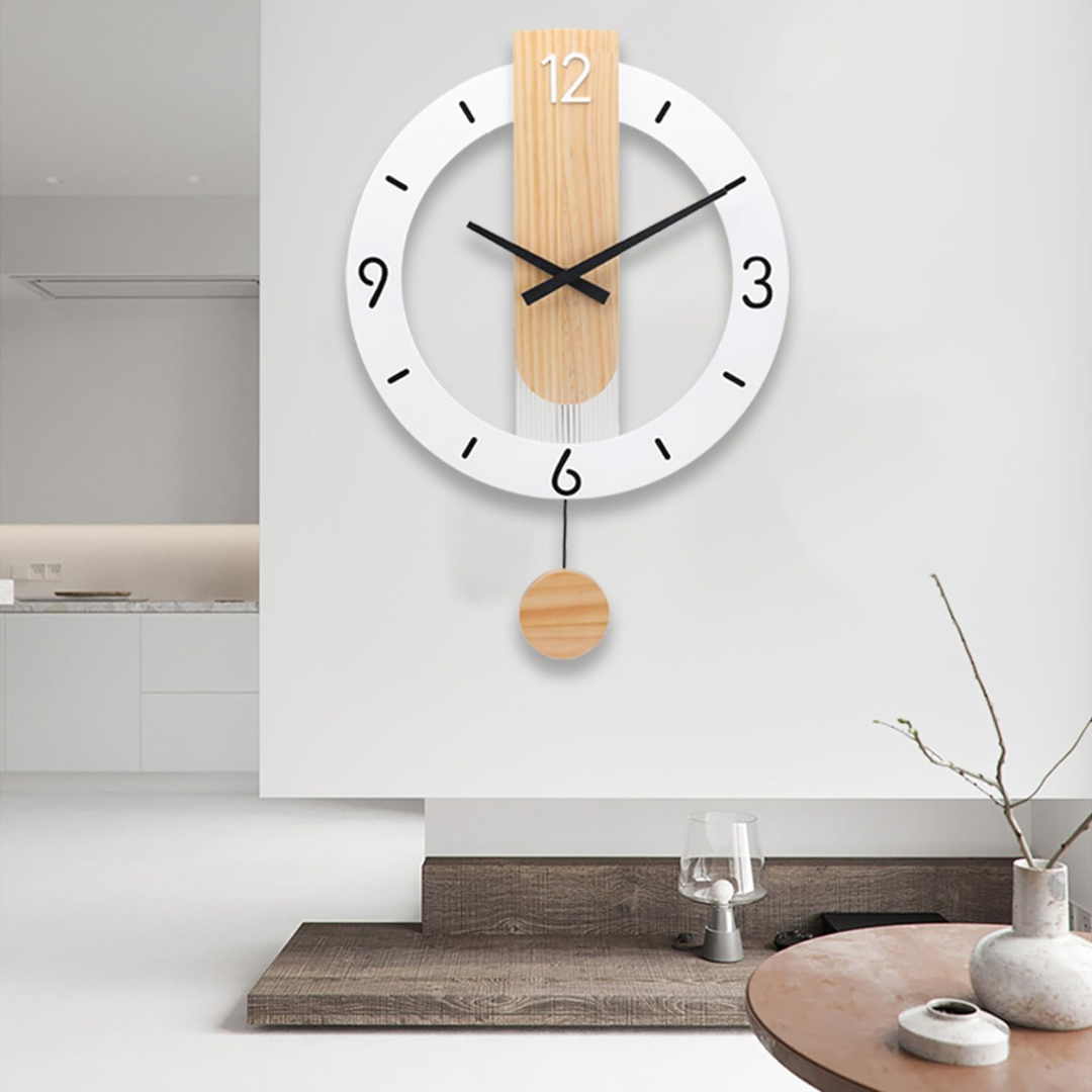 Wandklok Scandinavisch met Slinger en Houten Accent Rond