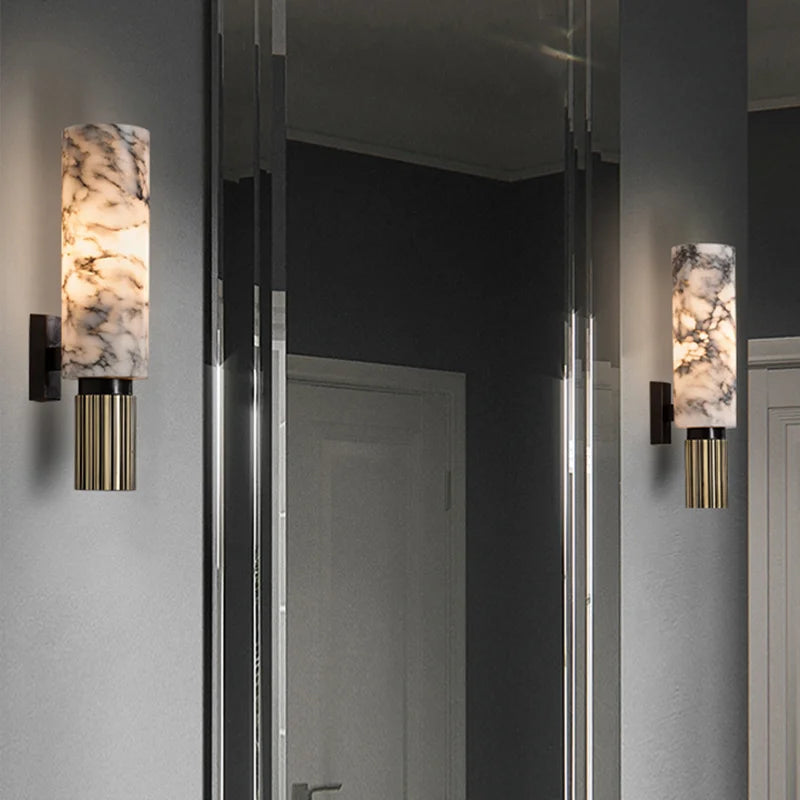 Wandlamp Art Deco met Cilindervormige Marmerlook Kap en Geribbelde Voet