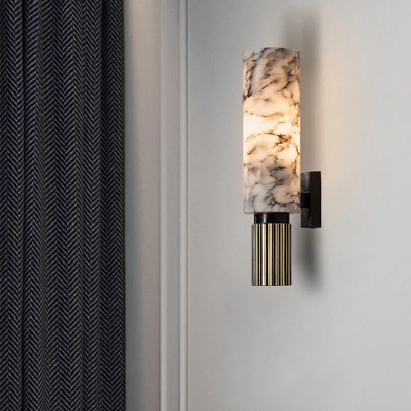 Wandlamp Art Deco met Cilindervormige Marmerlook Kap en Geribbelde Voet