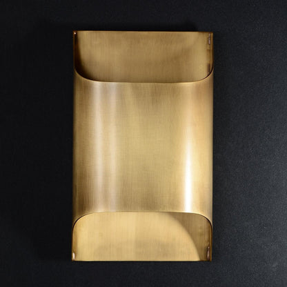 Wandlamp Art Deco met Gebogen Metalen Kap en Omhoog-Omlaag Lichteffect