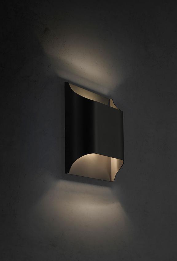 Wandlamp Art Deco met Gebogen Metalen Kap en Omhoog-Omlaag Lichteffect