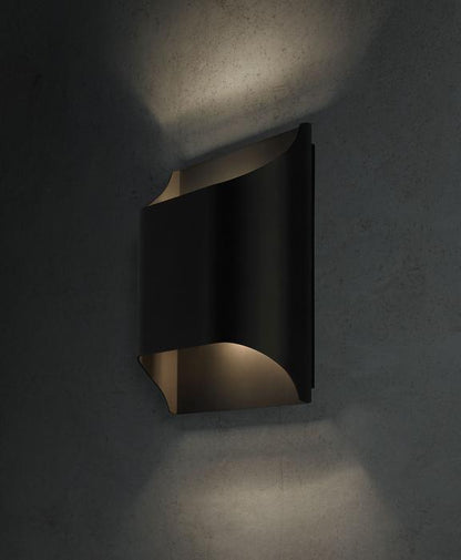 Wandlamp Art Deco met Gebogen Metalen Kap en Omhoog-Omlaag Lichteffect