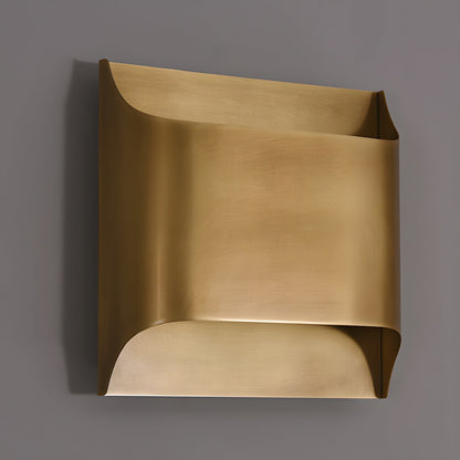 Wandlamp Art Deco met Gebogen Metalen Kap en Omhoog-Omlaag Lichteffect