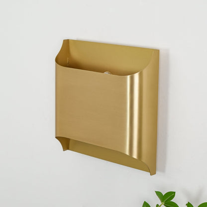 Wandlamp Art Deco met Gebogen Metalen Kap en Omhoog-Omlaag Lichteffect
