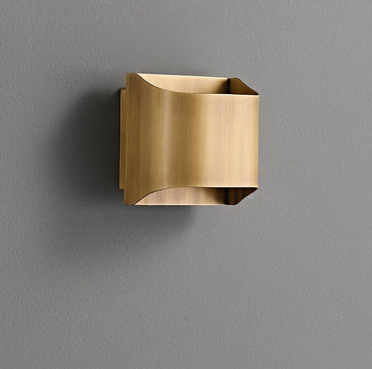 Wandlamp Art Deco met Gebogen Metalen Kap en Omhoog-Omlaag Lichteffect