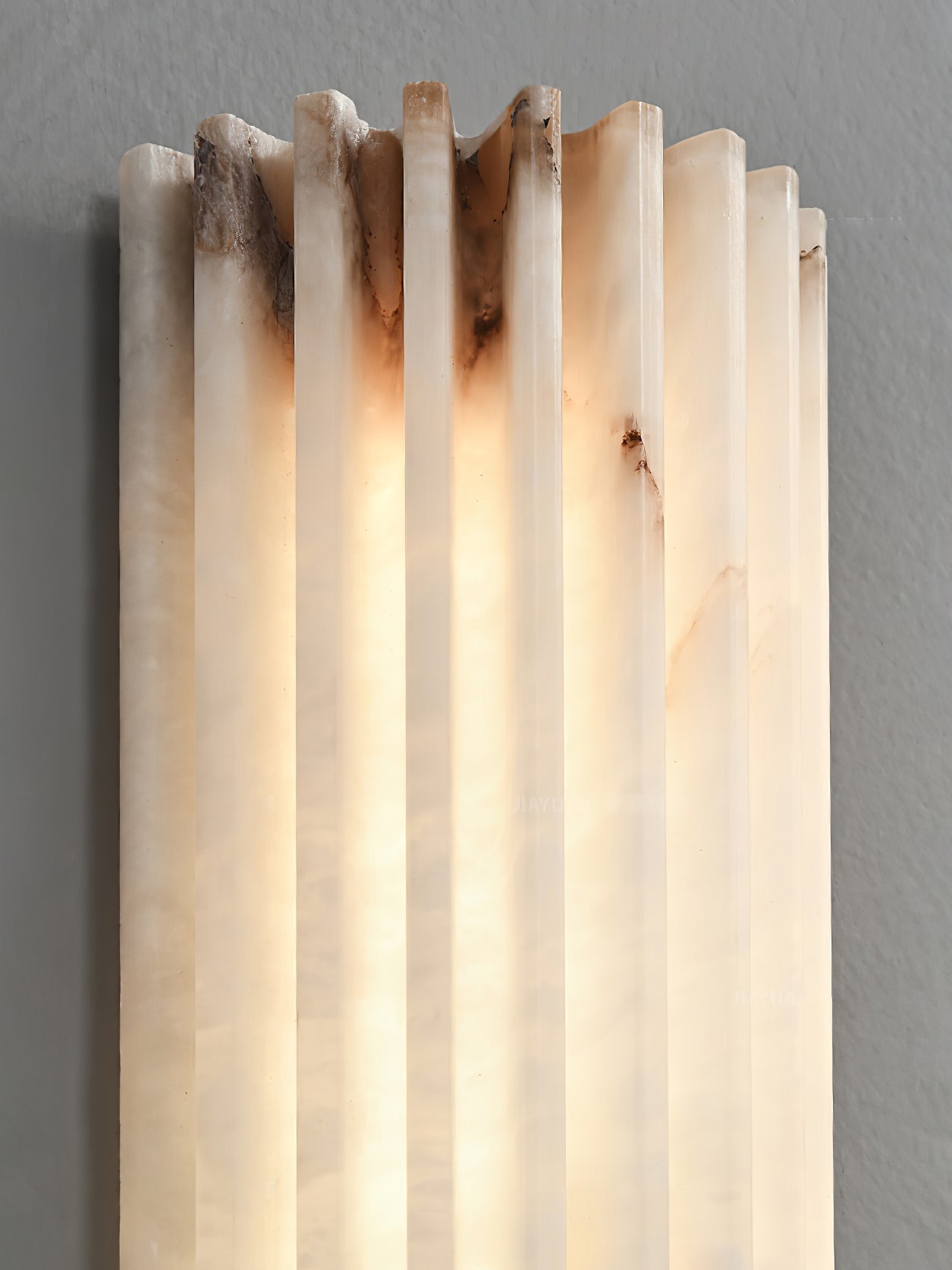 Wandlamp Art Deco met Geribbeld Alabasten Kap en Geïntegreerde LED