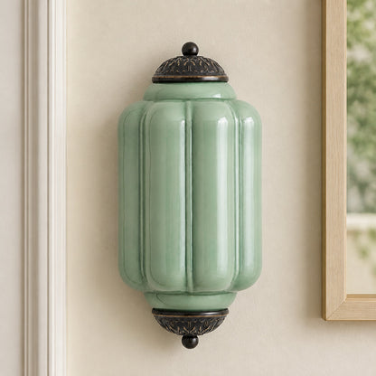 Wandlamp Art Deco met Geribbelde Glazen Kap en Sierlijk Messing Frame