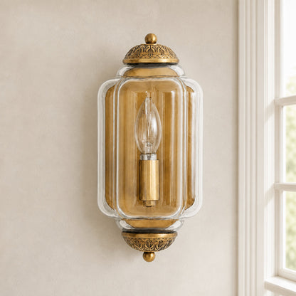 Wandlamp Art Deco met Geribbelde Glazen Kap en Sierlijk Messing Frame