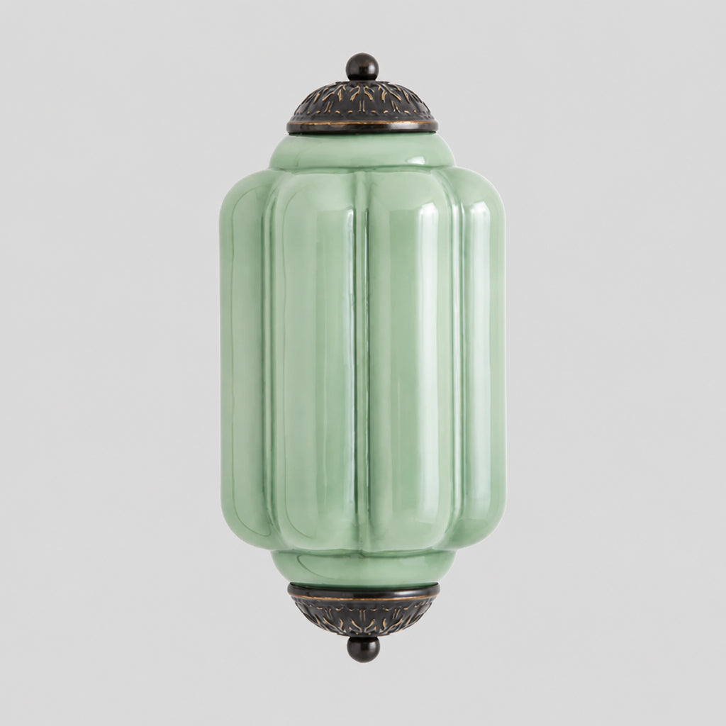 Wandlamp Art Deco met Geribbelde Glazen Kap en Sierlijk Messing Frame