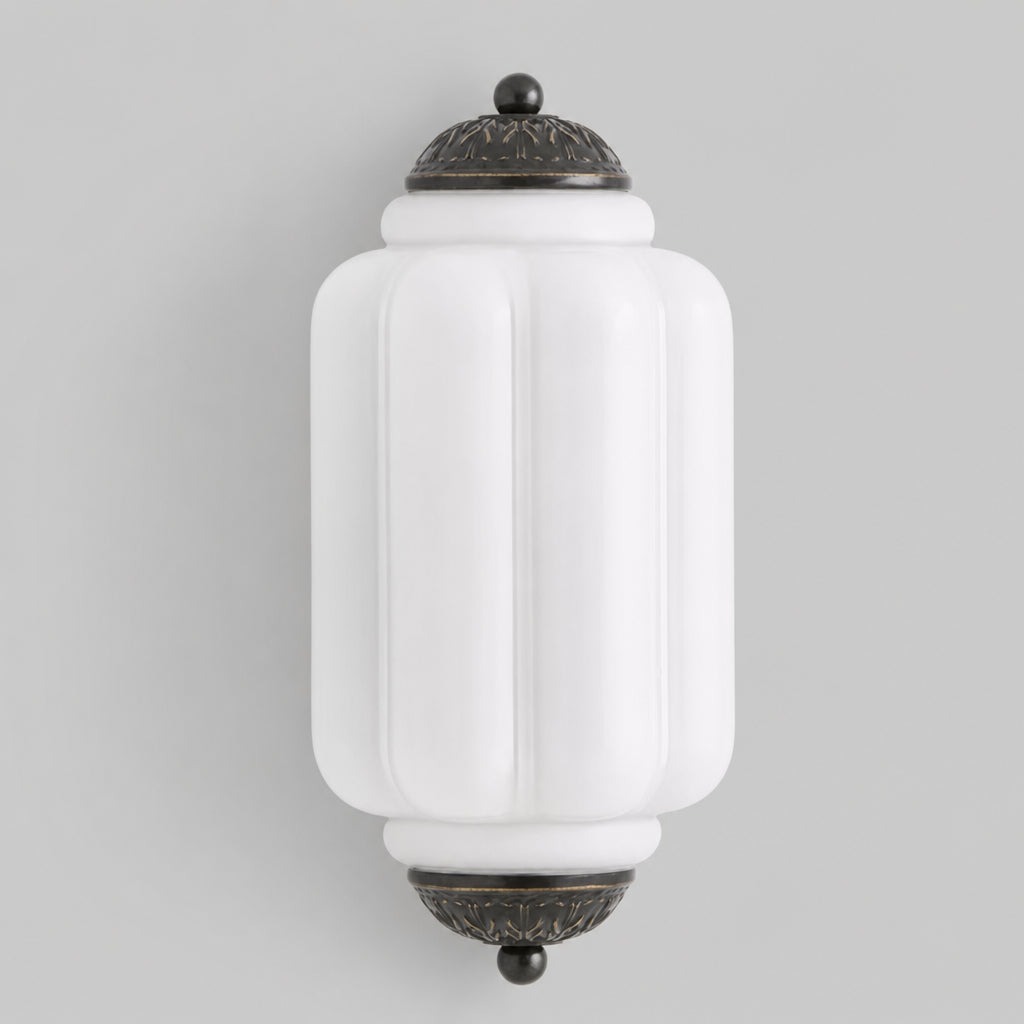 Wandlamp Art Deco met Geribbelde Glazen Kap en Sierlijk Messing Frame