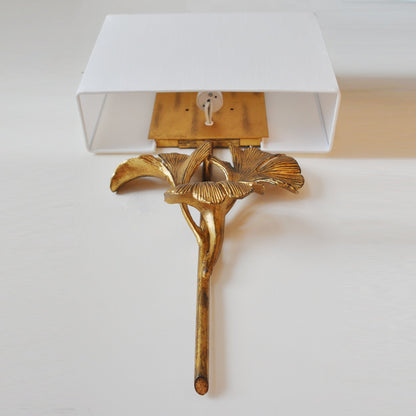 Wandlamp Art Deco met Ginkgoblad Sculptuur en Rechthoekige Kap