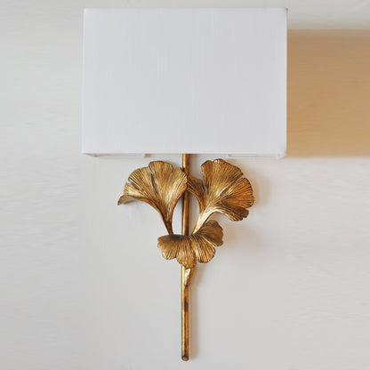 Wandlamp Art Deco met Ginkgoblad Sculptuur en Rechthoekige Kap