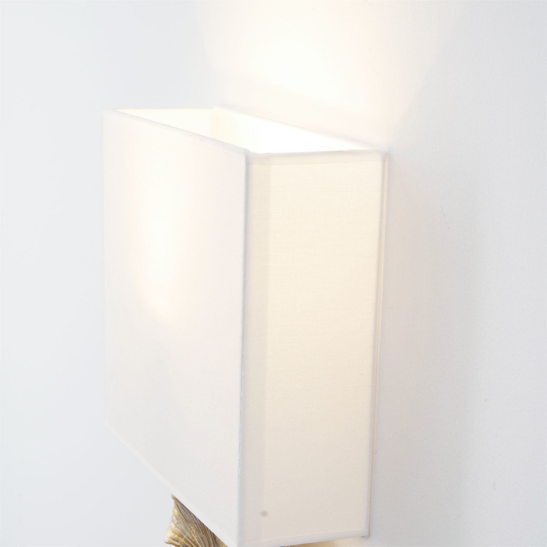 Wandlamp Art Deco met Ginkgoblad Sculptuur en Rechthoekige Kap