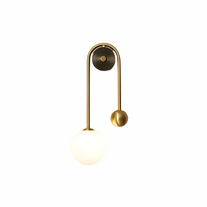 Wandlamp Art Deco met Glazen Bol en Messing Frame