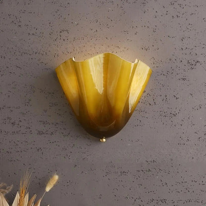 Wandlamp Art Deco met Golvende Glazen Kap in Schelpvorm