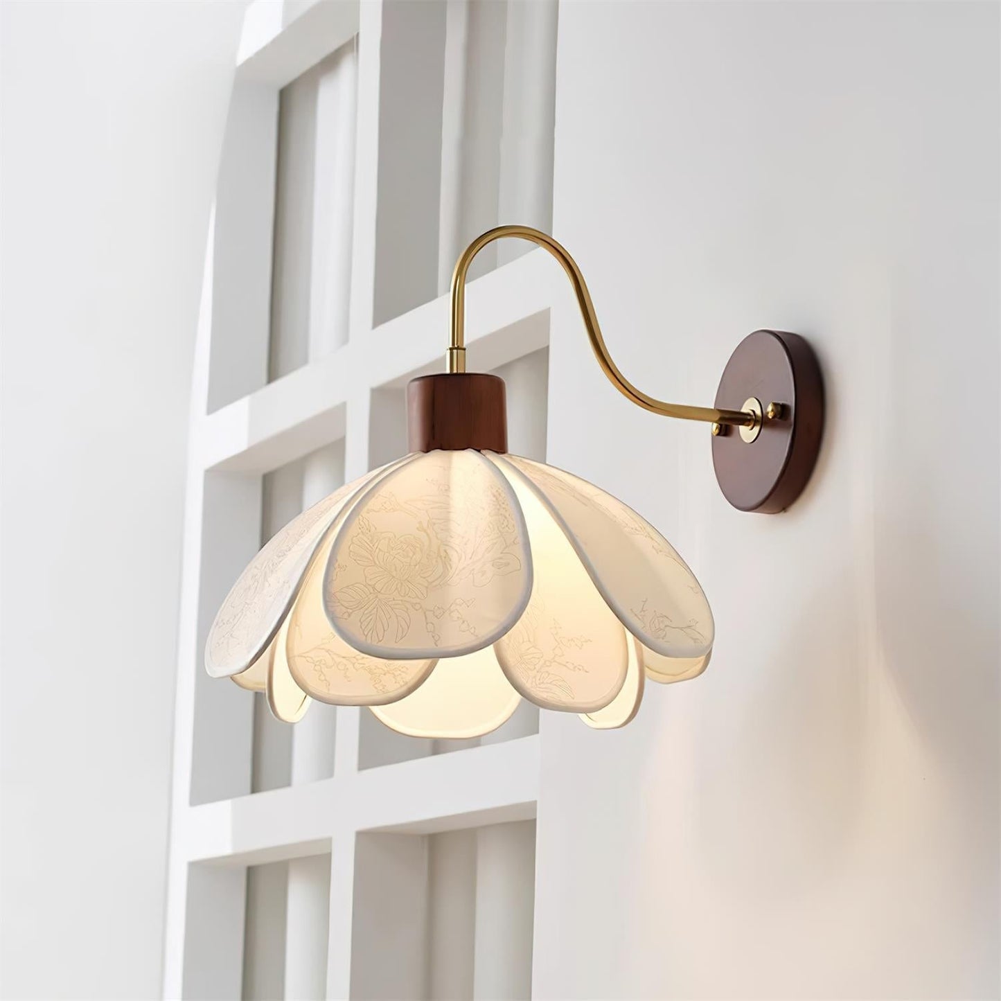 Wandlamp Bohemian met Bloembladkap en Messing Arm