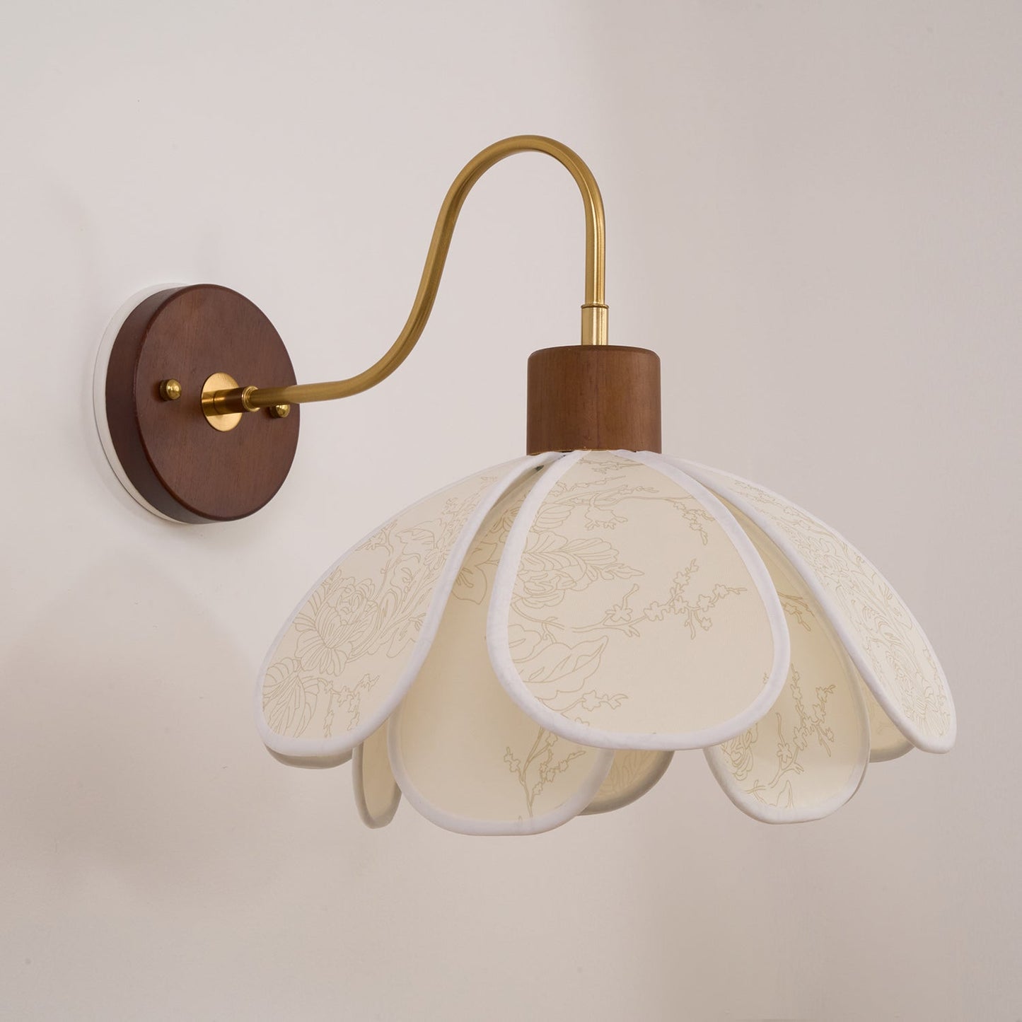 Wandlamp Bohemian met Bloembladkap en Messing Arm
