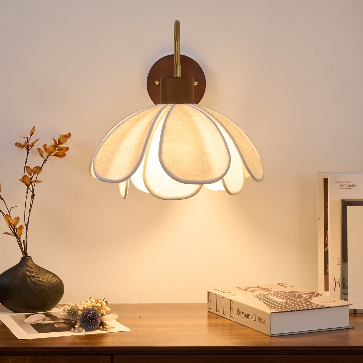 Wandlamp Bohemian met Bloembladkap en Messing Arm