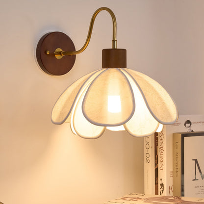 Wandlamp Bohemian met Bloembladkap en Messing Arm