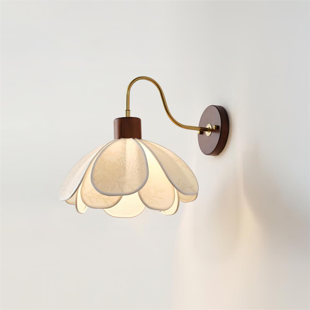 Wandlamp Bohemian met Bloembladkap en Messing Arm