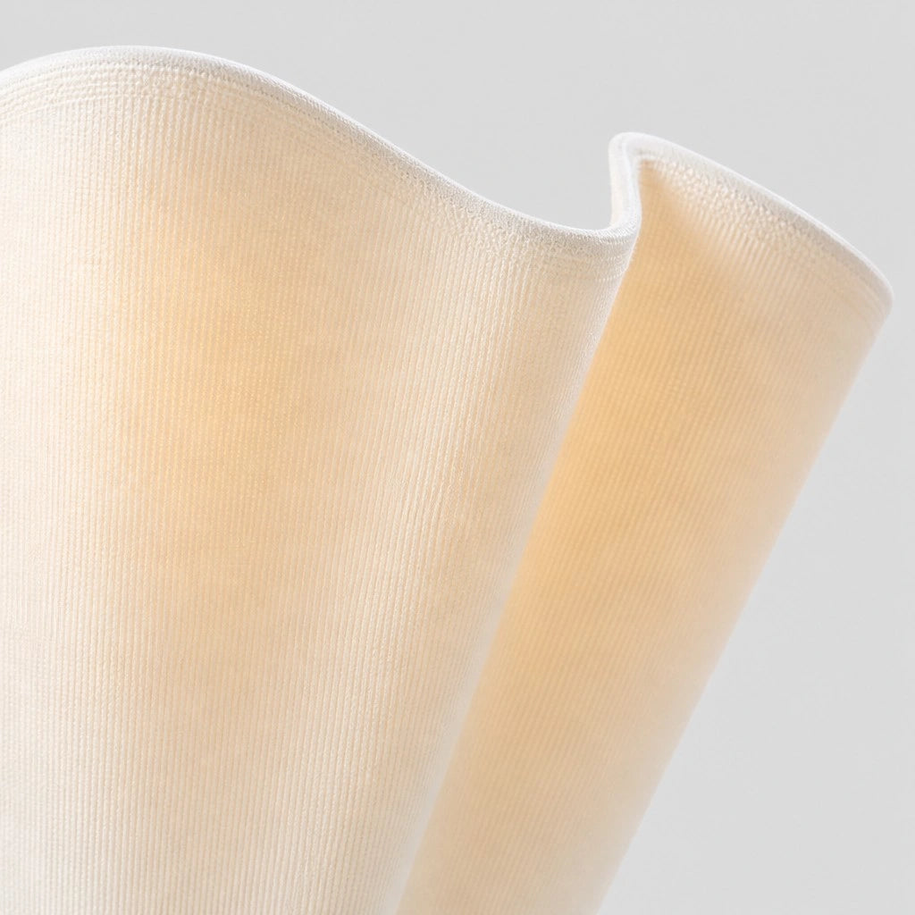 Wandlamp Bohemian met Golvende Linnen Kap en Bloemenvorm