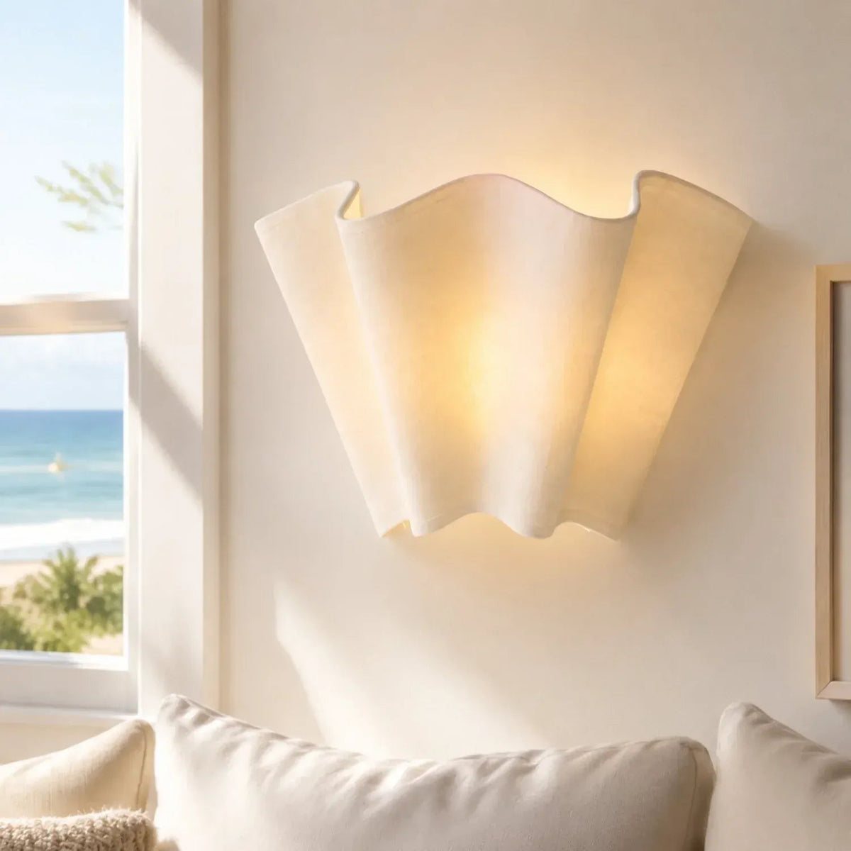 Wandlamp Bohemian met Golvende Linnen Kap en Bloemenvorm