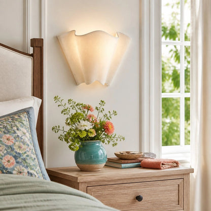 Wandlamp Bohemian met Golvende Linnen Kap en Bloemenvorm
