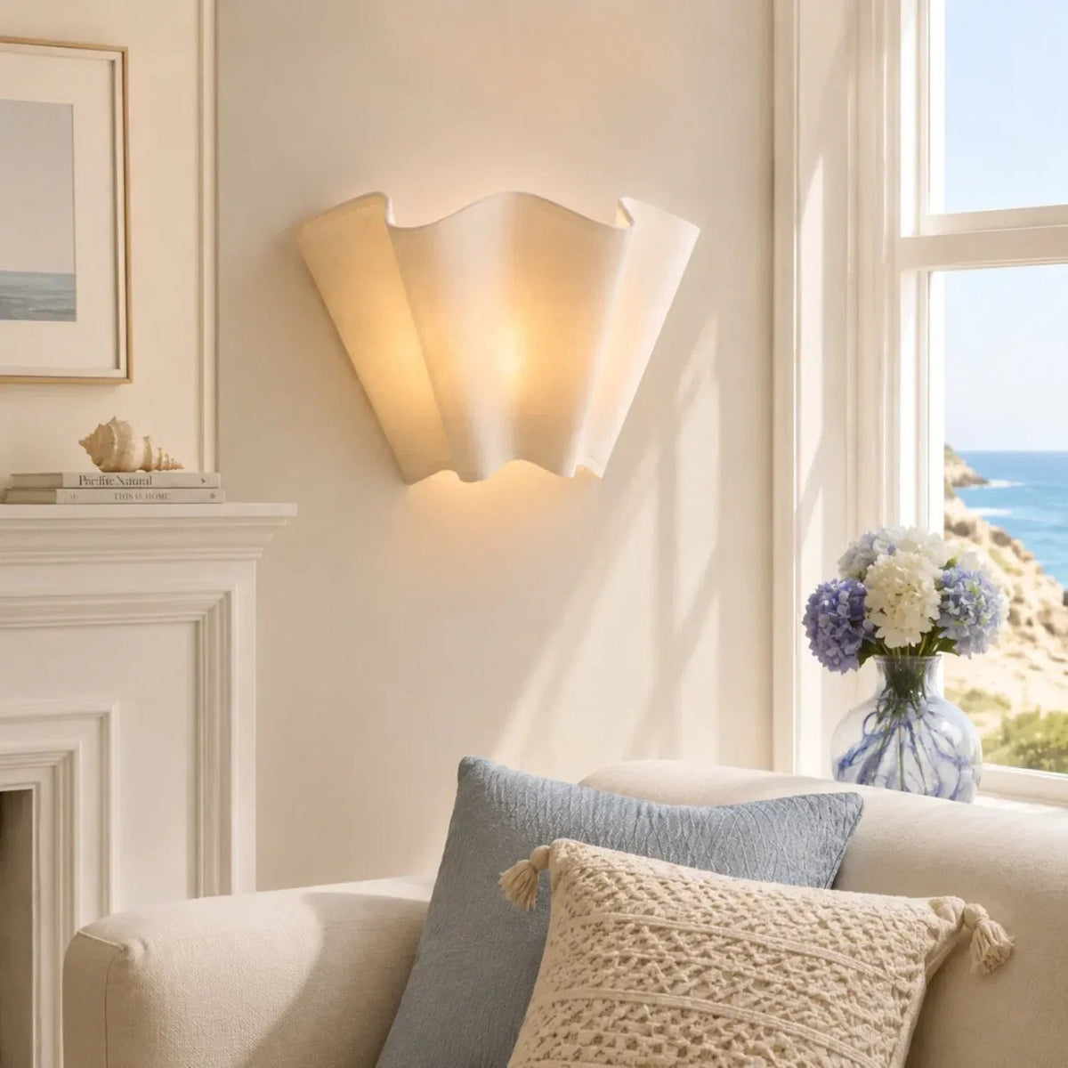 Wandlamp Bohemian met Golvende Linnen Kap en Bloemenvorm