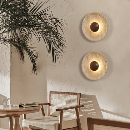 Wandlamp Bohemian met Ronde Steen Kap en Houten Bol