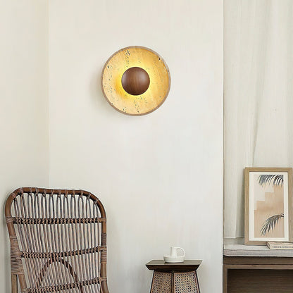 Wandlamp Bohemian met Ronde Steen Kap en Houten Bol