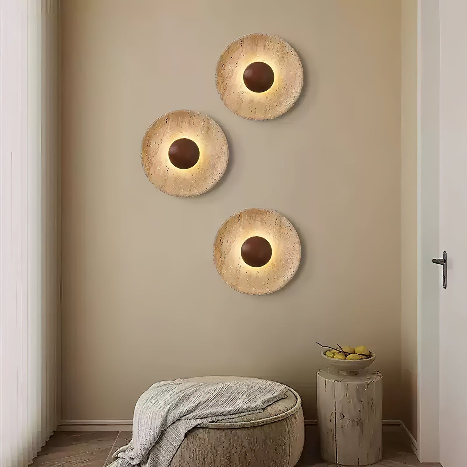 Wandlamp Bohemian met Ronde Steen Kap en Houten Bol