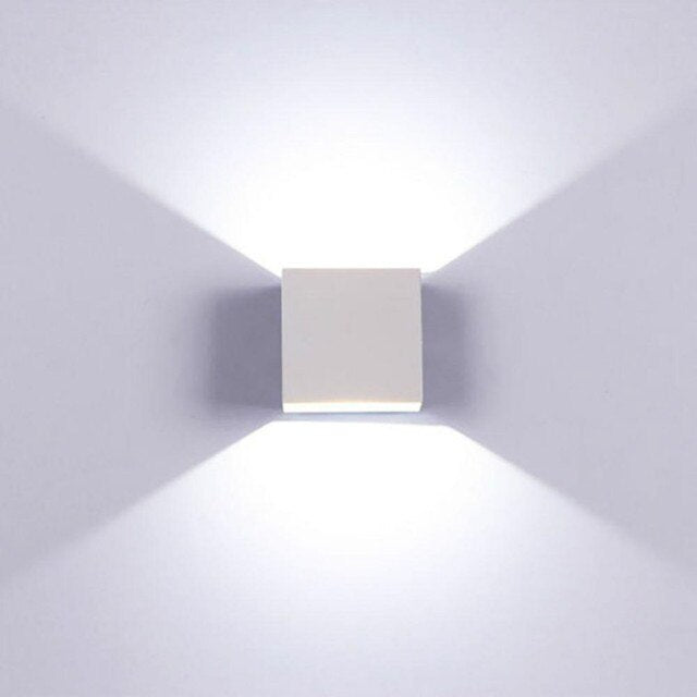 Wandlamp Buiten Minimalistisch met Verstelbare Lichthoek en Geïntegreerde LED