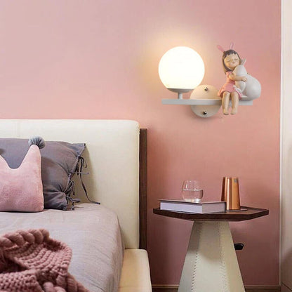 Wandlamp Kinderkamer Bohemian met Glazen Bol en Meisjesfiguur