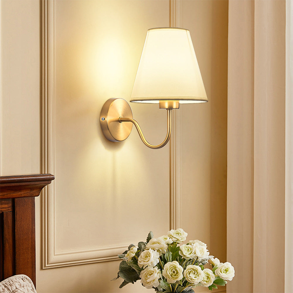 Wandlamp Klassiek met Stoffen Kap en Gouden Arm