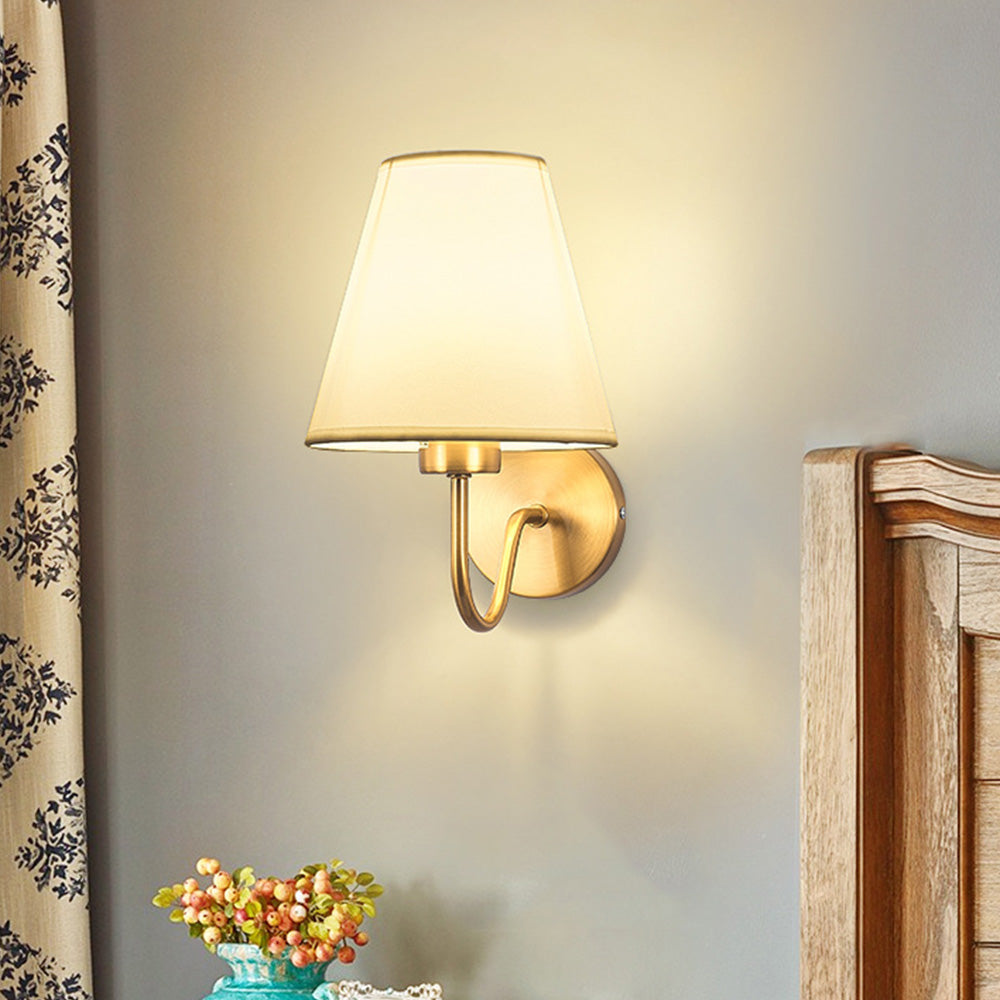 Wandlamp Klassiek met Stoffen Kap en Gouden Arm