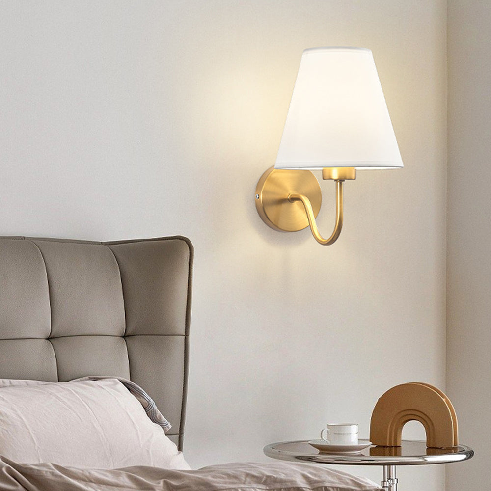 Wandlamp Klassiek met Stoffen Kap en Gouden Arm