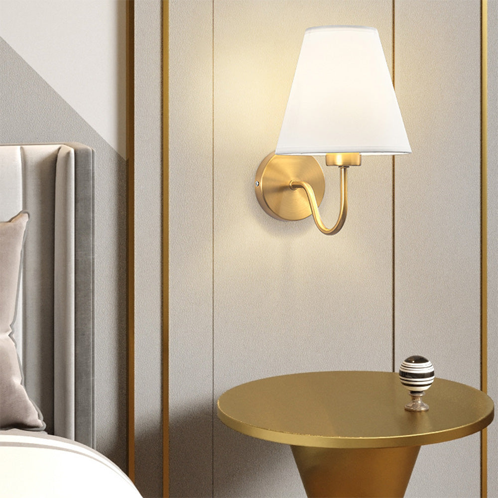 Wandlamp Klassiek met Stoffen Kap en Gouden Arm