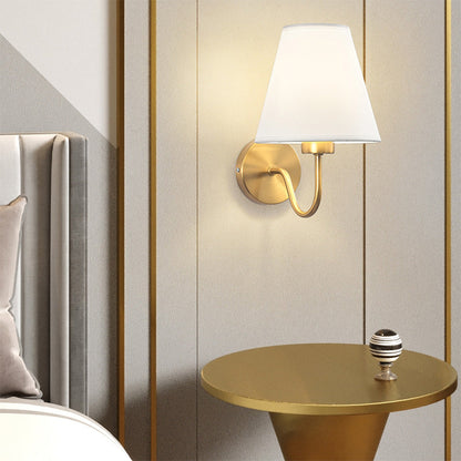 Wandlamp Klassiek met Stoffen Kap en Gouden Arm