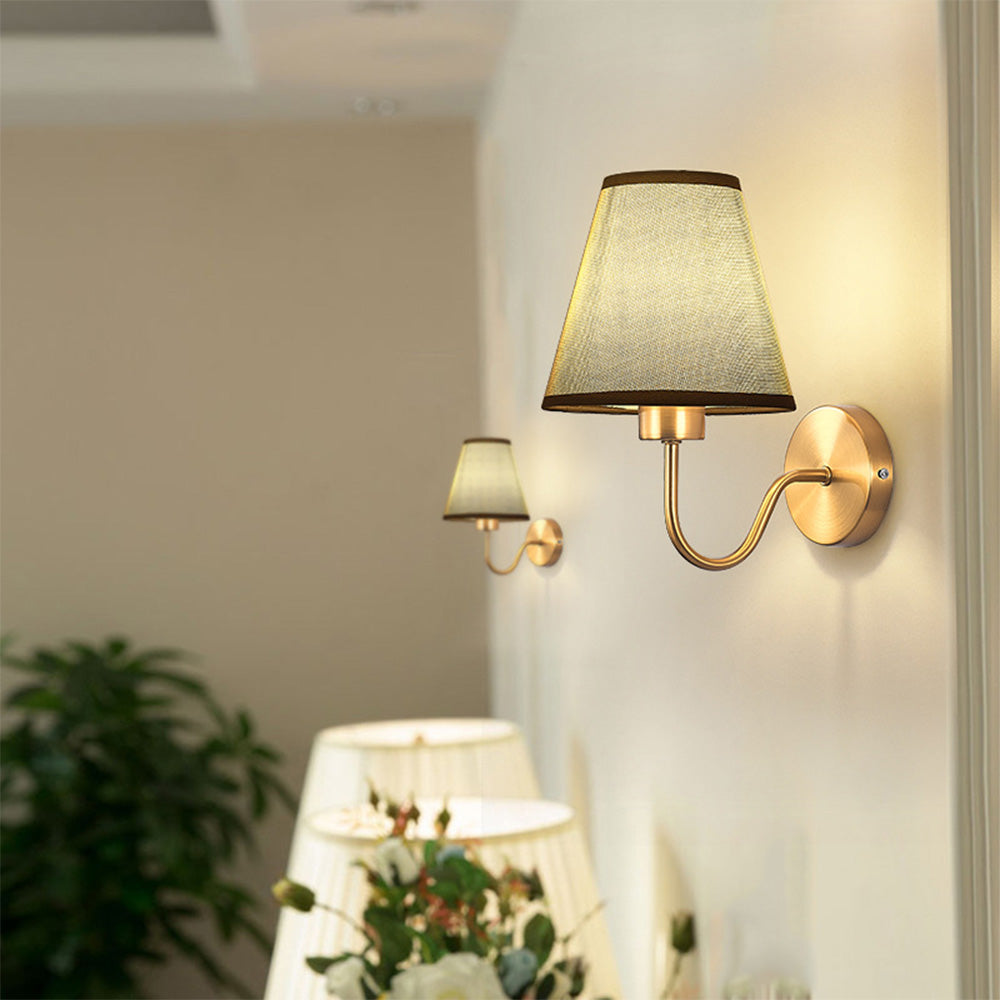 Wandlamp Klassiek met Stoffen Kap en Gouden Arm