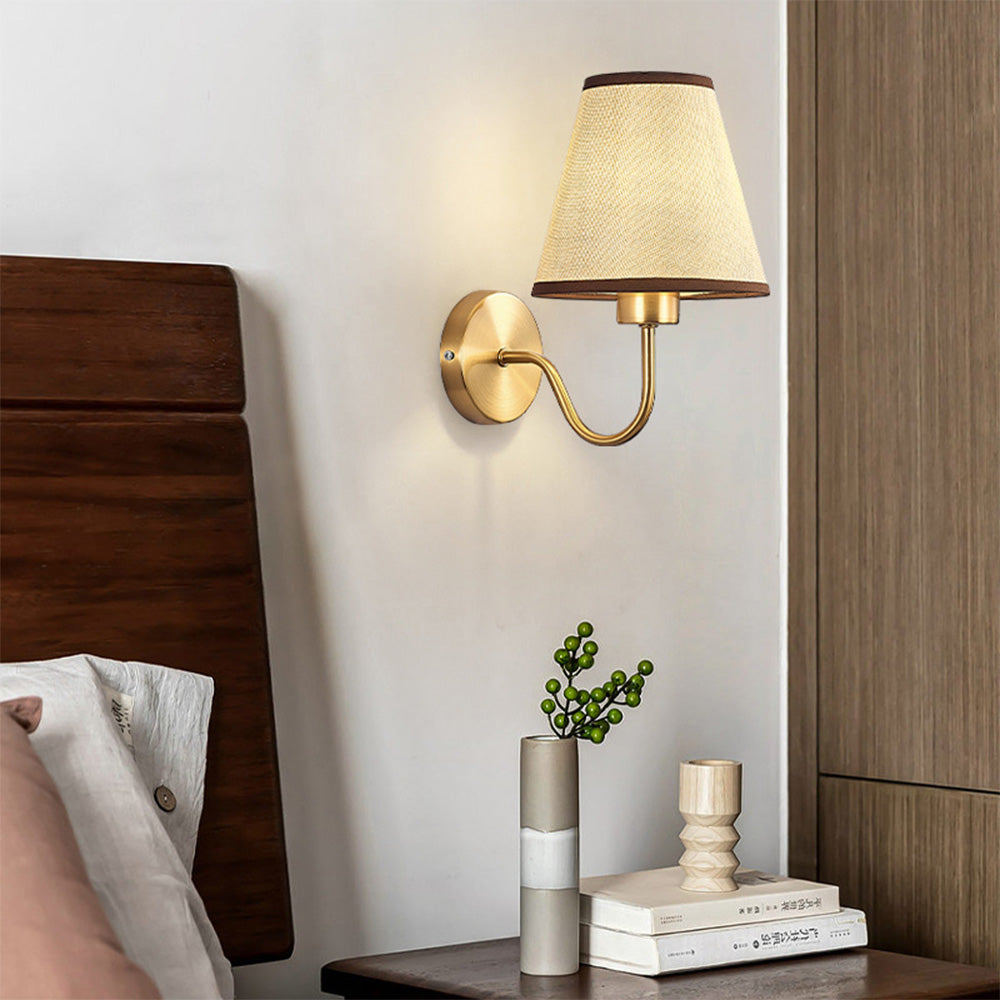 Wandlamp Klassiek met Stoffen Kap en Gouden Arm