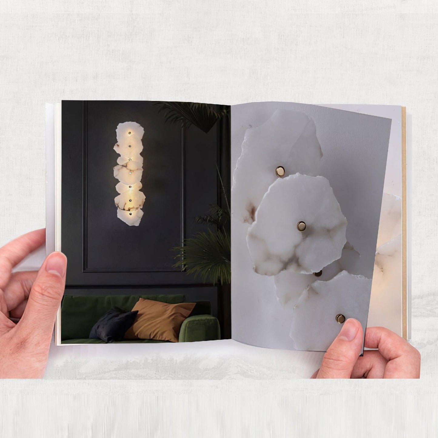 Wandlamp Minimalistisch met Alabasten Kappen en Gouden Bevestiging