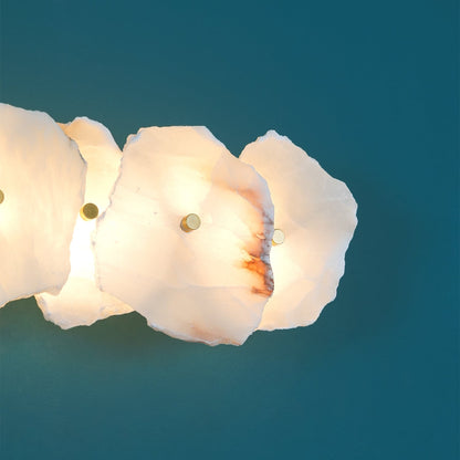 Wandlamp Minimalistisch met Alabasten Kappen en Gouden Bevestiging