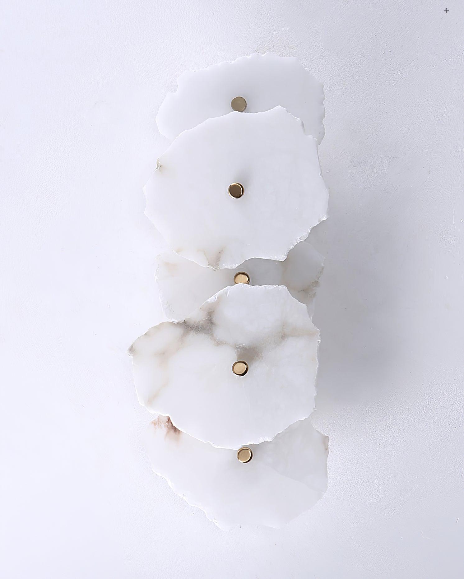 Wandlamp Minimalistisch met Alabasten Kappen en Gouden Bevestiging
