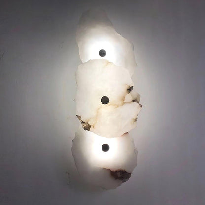Wandlamp Minimalistisch met Alabasten Kappen en Gouden Bevestiging