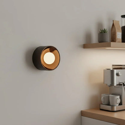 Wandlamp Minimalistisch met Bolvormige Lichtbron en Cilindrische Kap