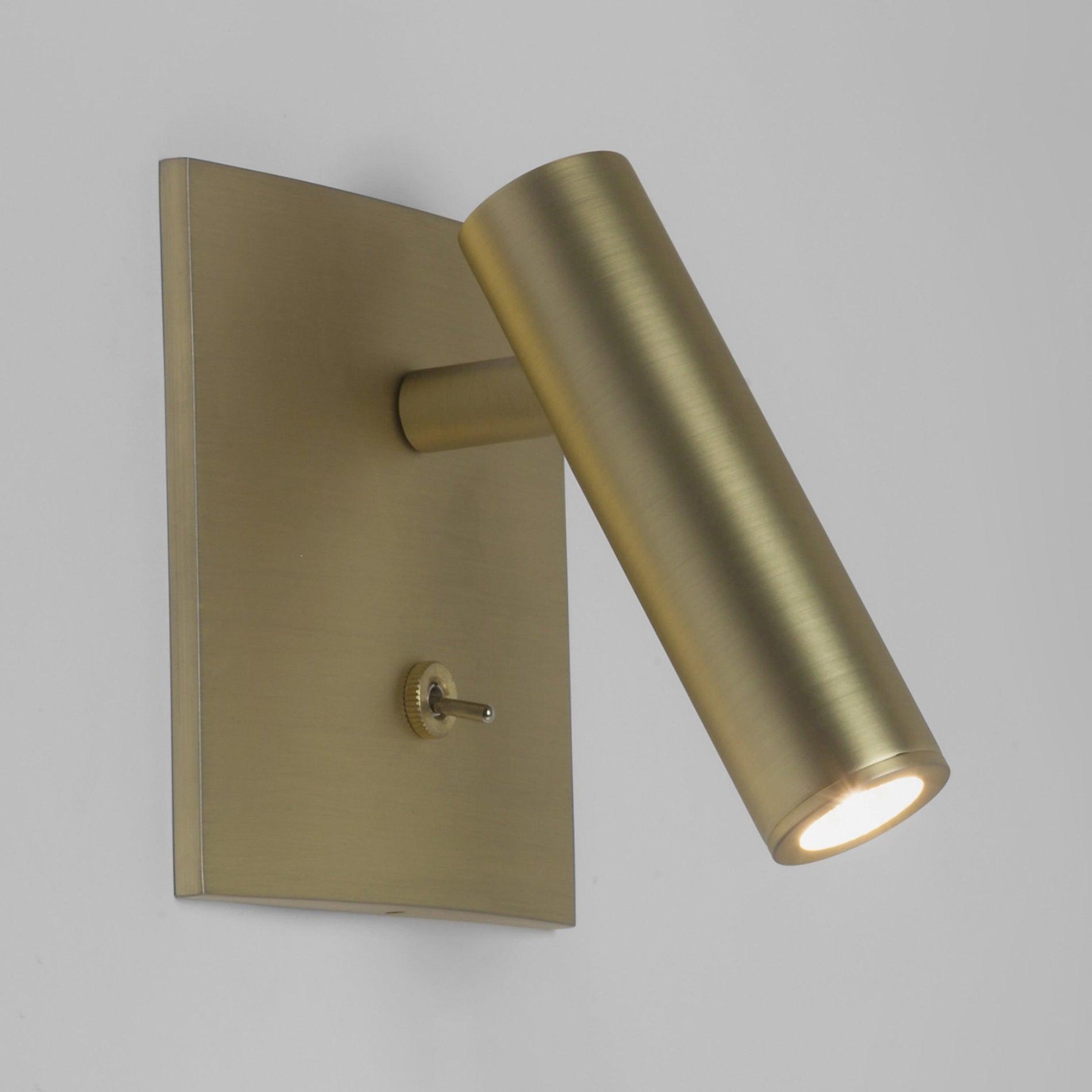 Wandlamp Minimalistisch met Draaibare Spot en Geïntegreerde Schakelaar