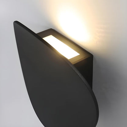 Wandlamp Minimalistisch met Geïntegreerde LED en Organische Vorm